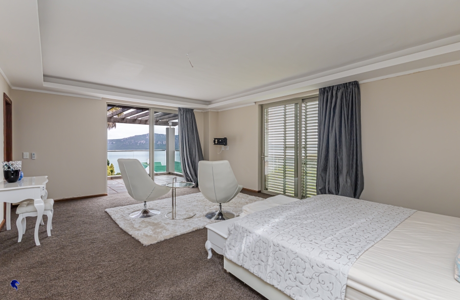 6 Bedroom Property for Sale in Myburgh Park Western Cape